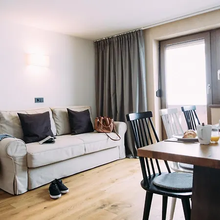 Haus Am Schihang Апартаменты Лермос